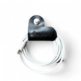 PORTA CABLES CORAZÓN NEGRO